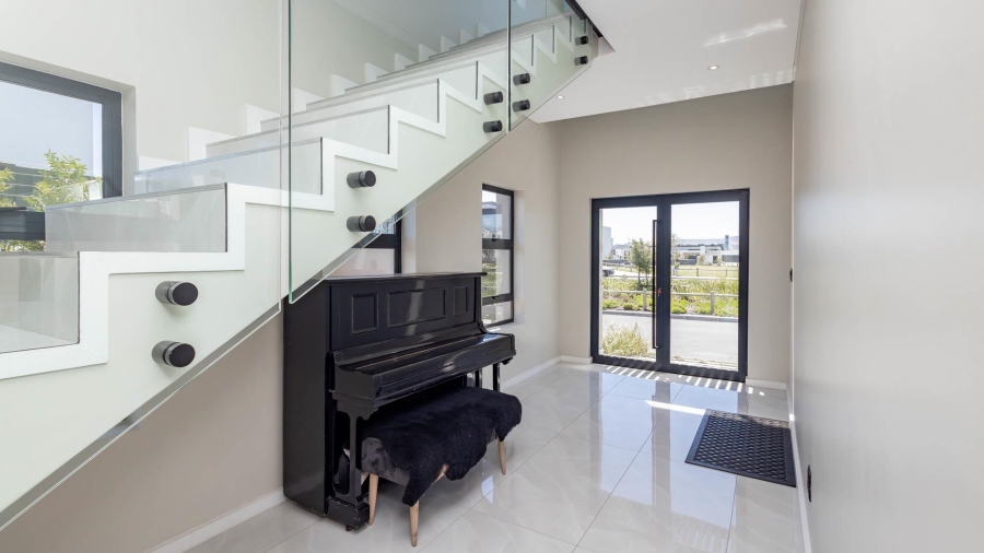 3 Bedroom Property for Sale in Sandown Western Cape